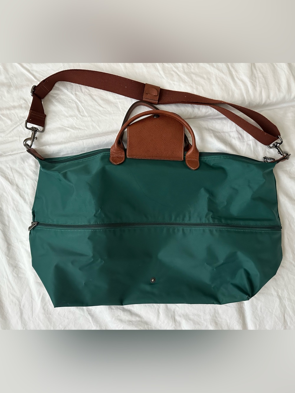 Green Longchamp Le Pliage
Expandable Travel Duffel
Weekender - Picture 2 of 4